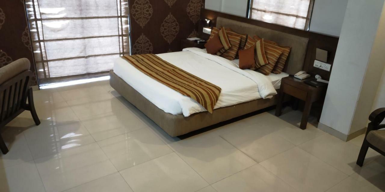 Matrix Inn Pune Dış mekan fotoğraf